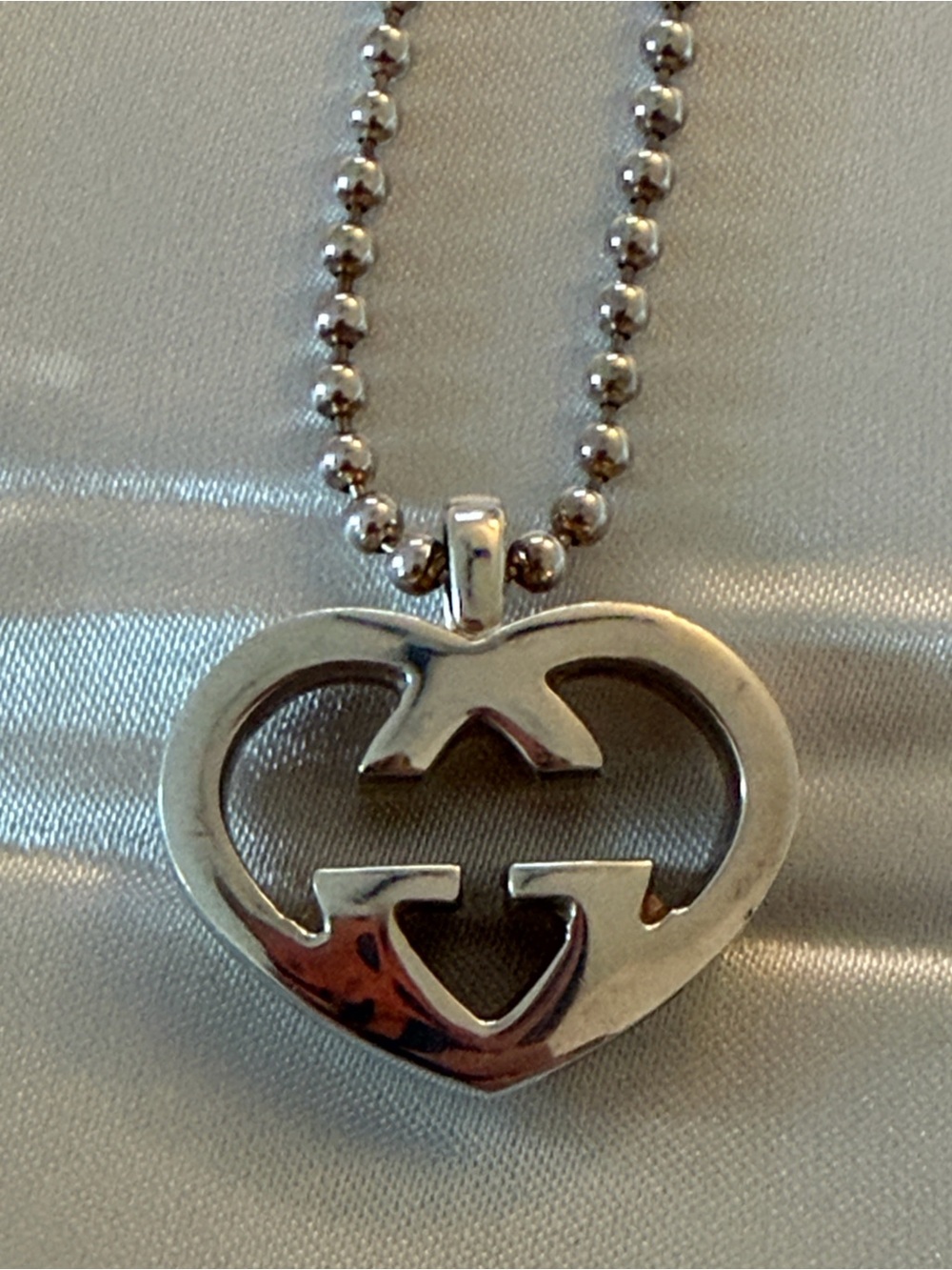 GUCCI Sterling Silver Beaded Heart Logo Pendant - Picture 7 of 13